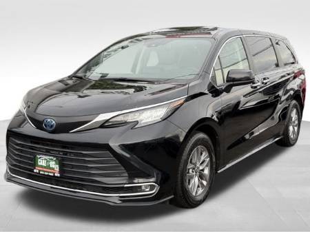 2023 Toyota Sienna XLE