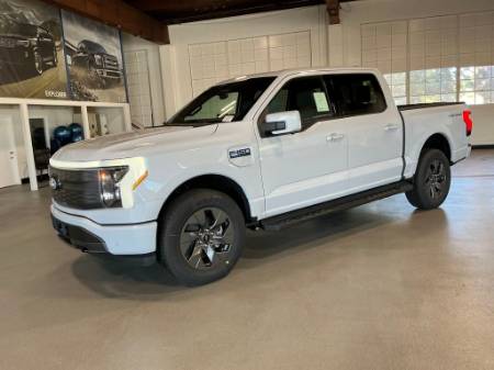 2025 Ford F-150 Lightning LARIAT