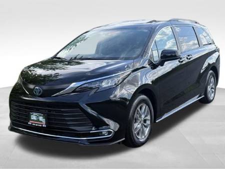 2024 Toyota Sienna XLE