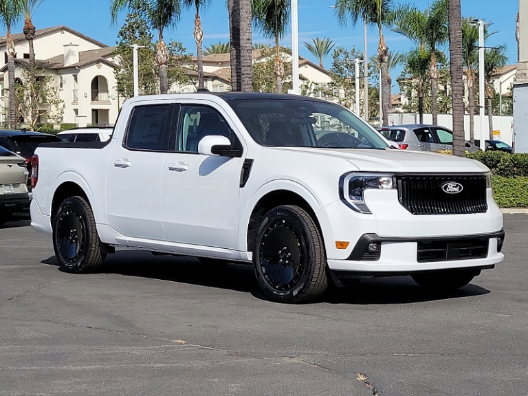 2025 Ford Maverick Lobo Standard
