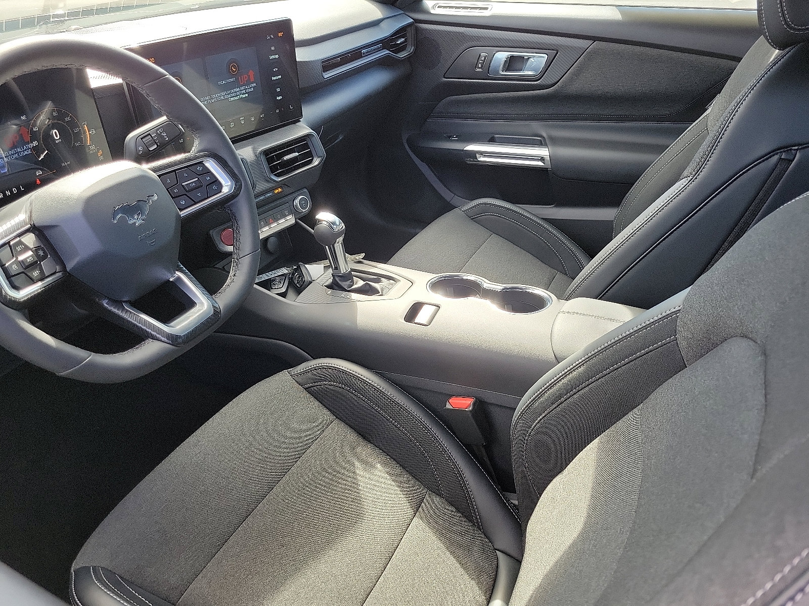 2025 Ford Mustang EcoBoost photo 3
