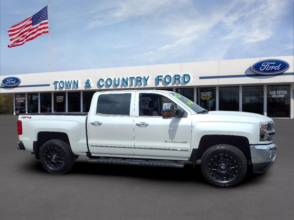 2018 Chevrolet Silverado 1500 LTZ photo 2