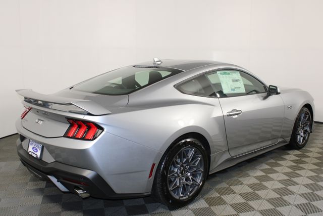 2025 Ford Mustang GT photo 2