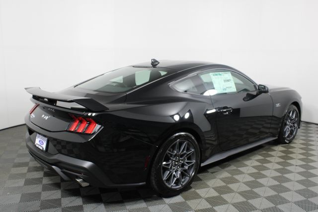 2025 Ford Mustang GT photo 2