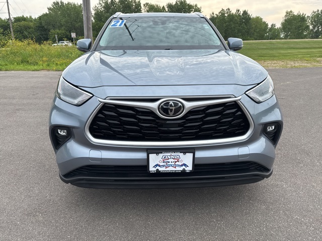2021 Toyota Highlander XLE photo 2