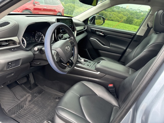2021 Toyota Highlander XLE photo 5