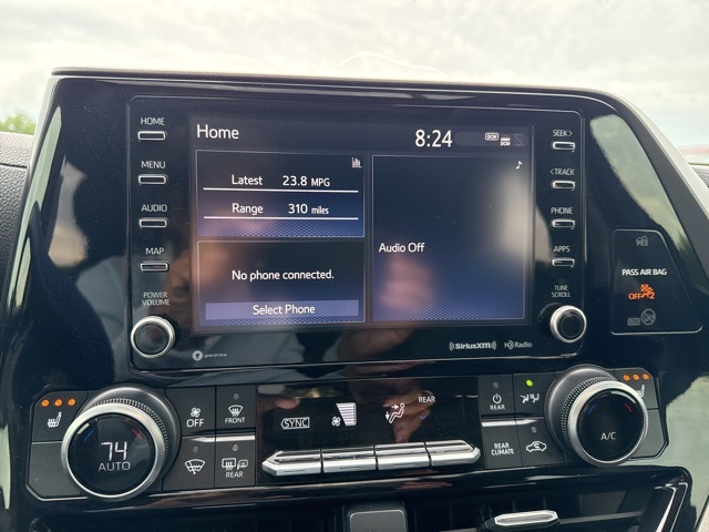 2021 Toyota Highlander XLE photo 9