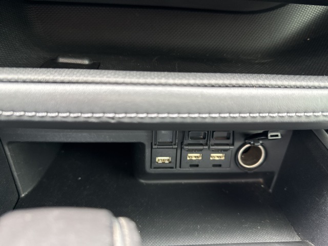 2021 Toyota Highlander XLE photo 13