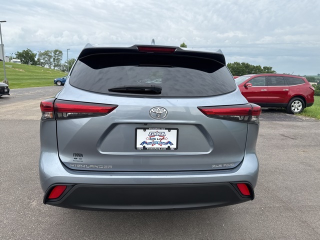 2021 Toyota Highlander XLE photo 21