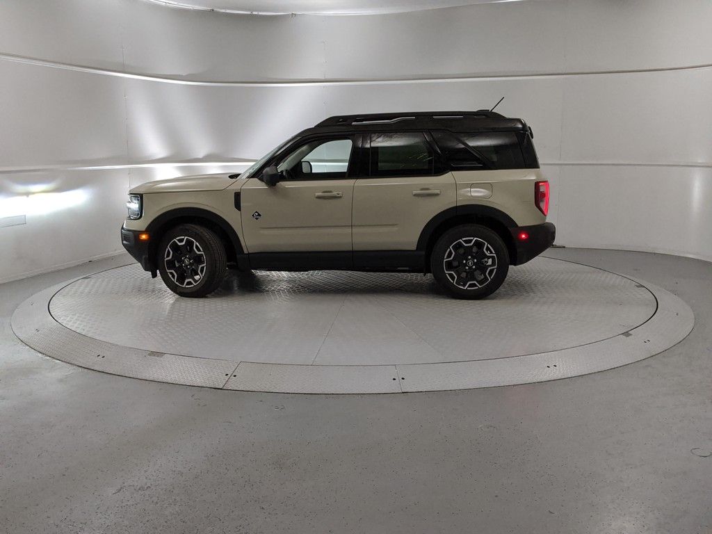 2025 Ford Bronco Sport Outer Banks photo 5