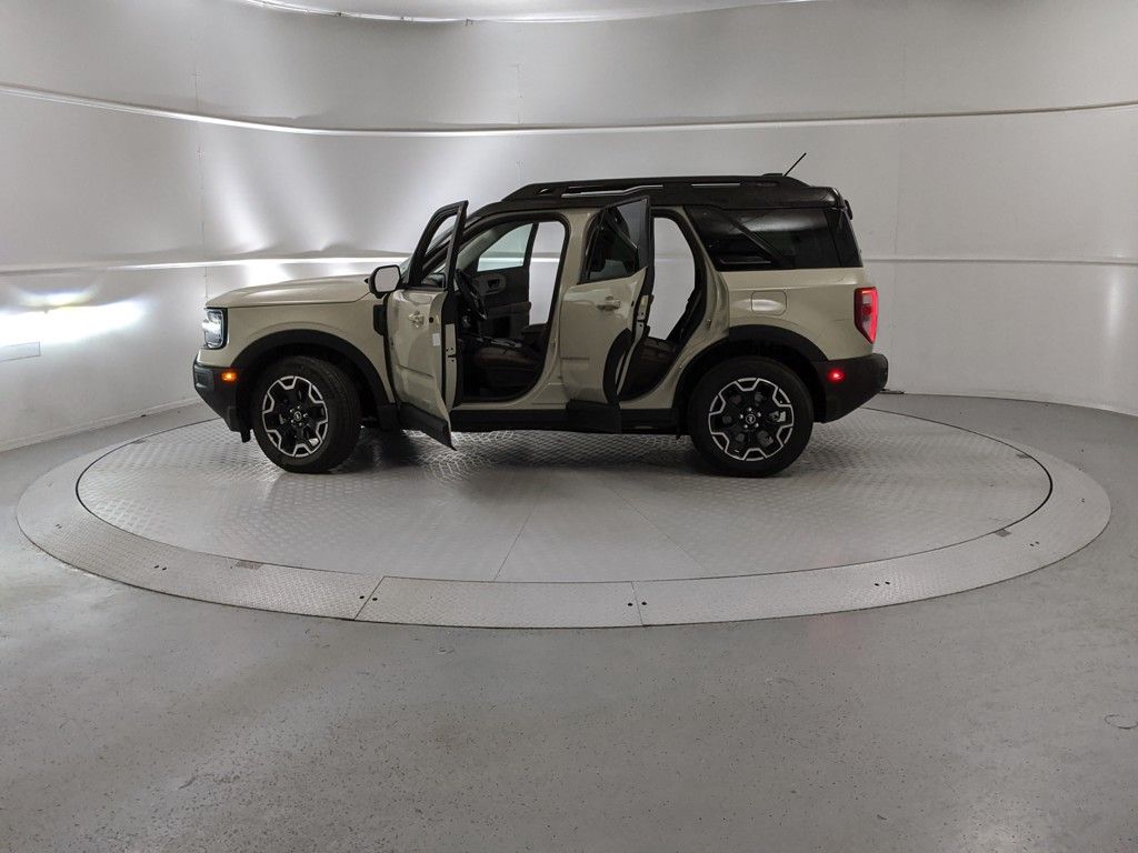 2025 Ford Bronco Sport Outer Banks photo 8
