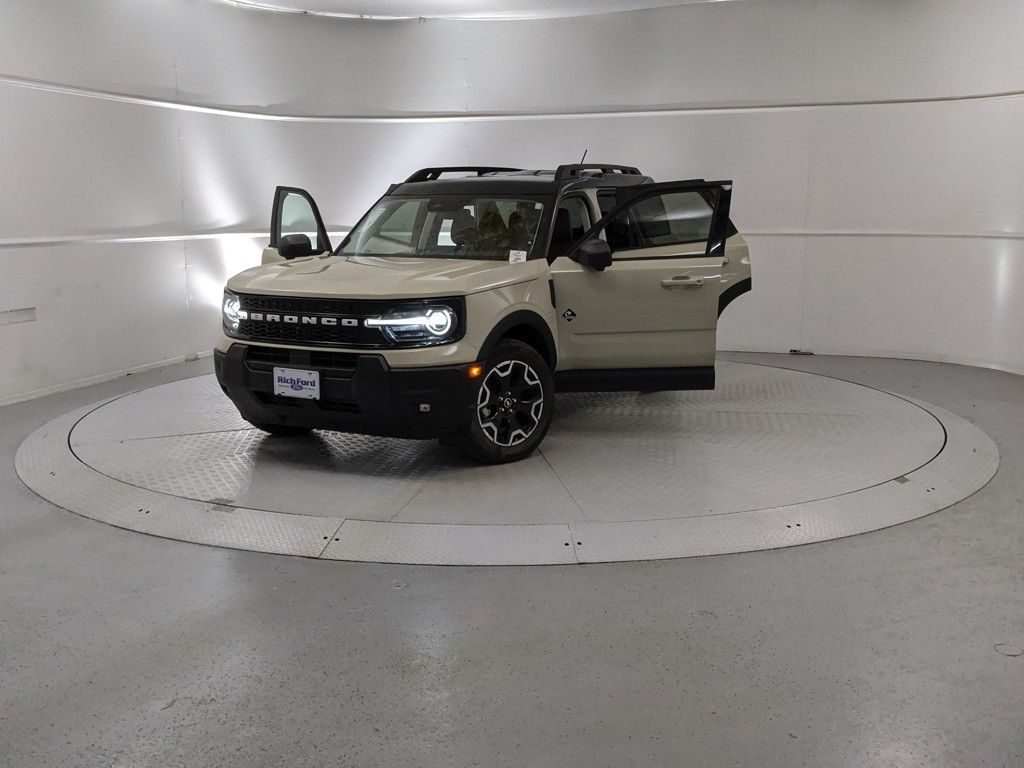 2025 Ford Bronco Sport Outer Banks photo 9