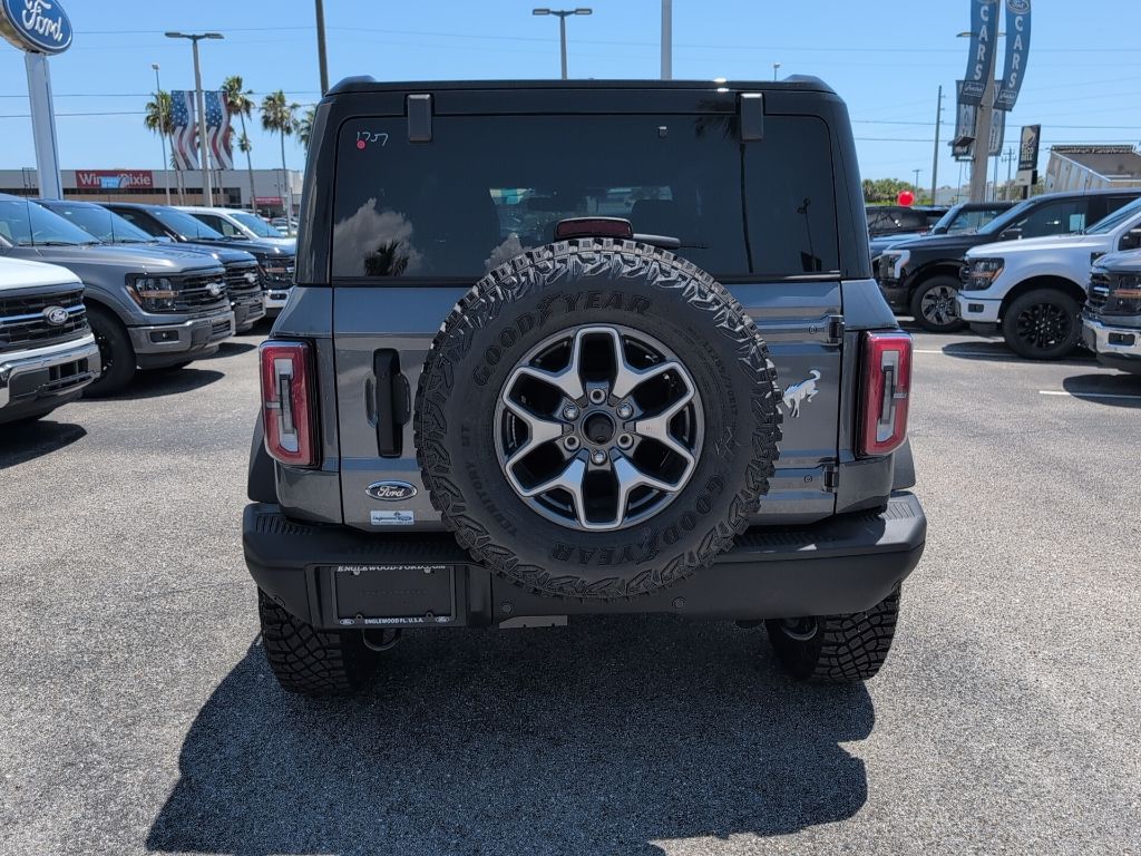 2025 Ford Bronco Badlands photo 4