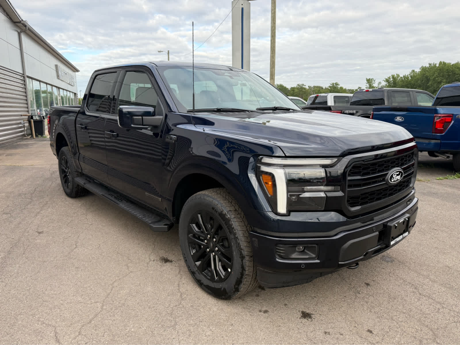 2025 Ford F-150 Lariat photo 22