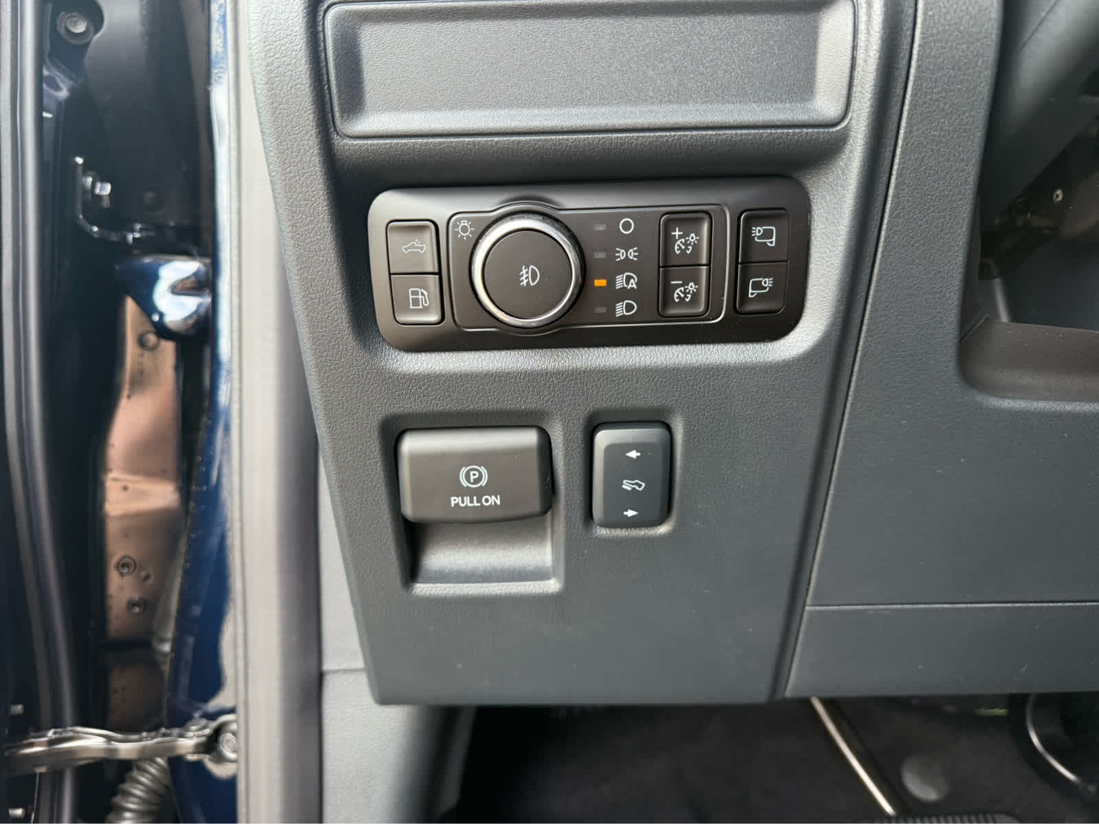 2025 Ford F-150 Lariat photo 11
