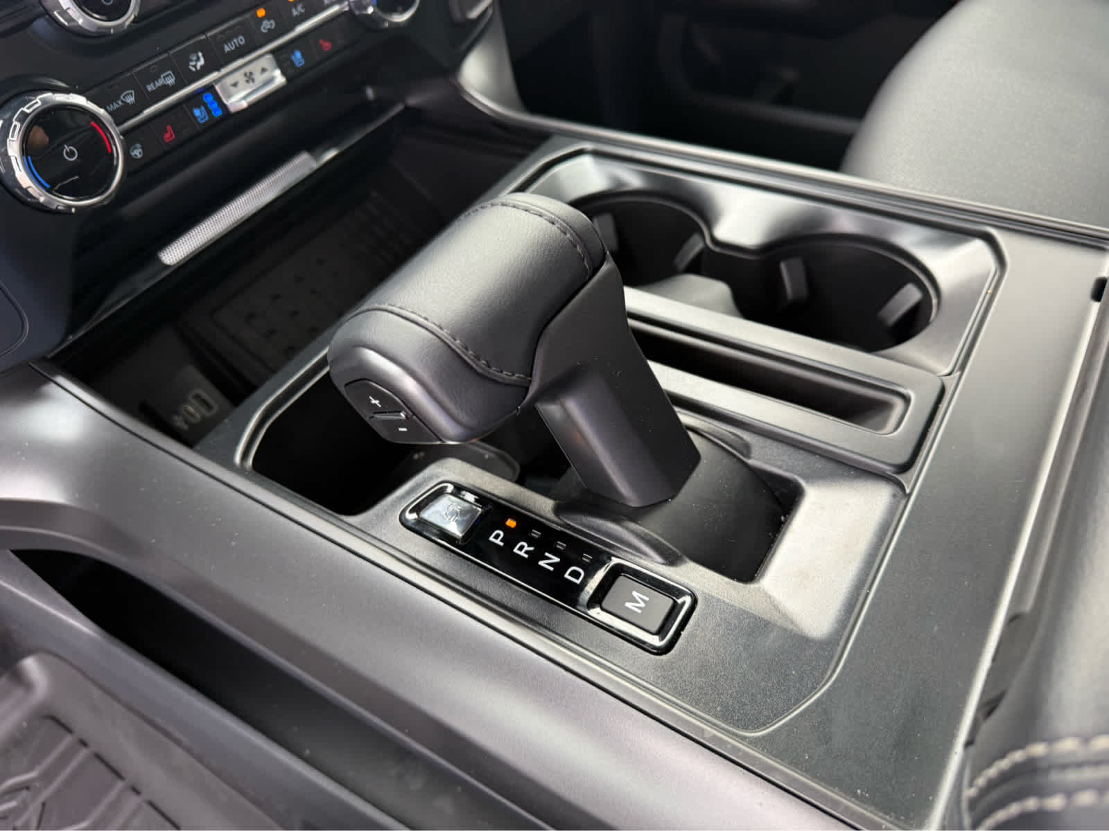 2025 Ford F-150 Lariat photo 14