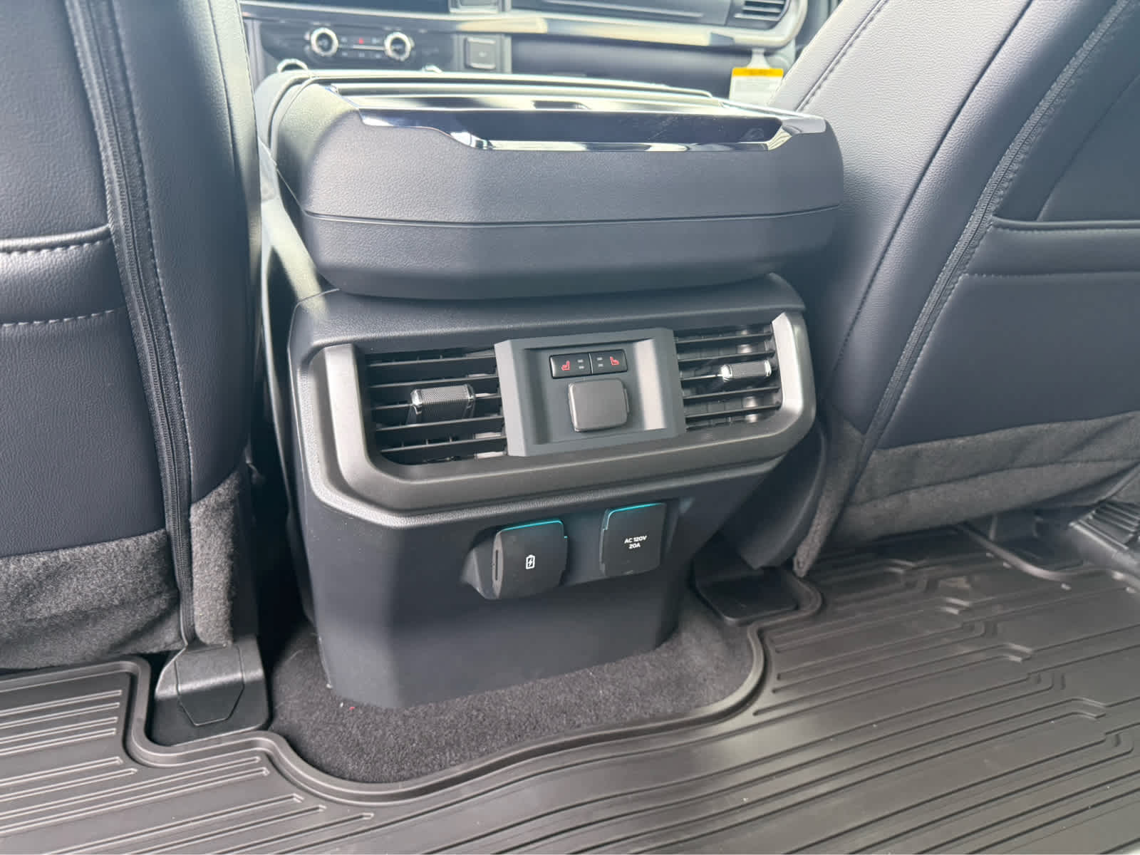 2025 Ford F-150 Lariat photo 17