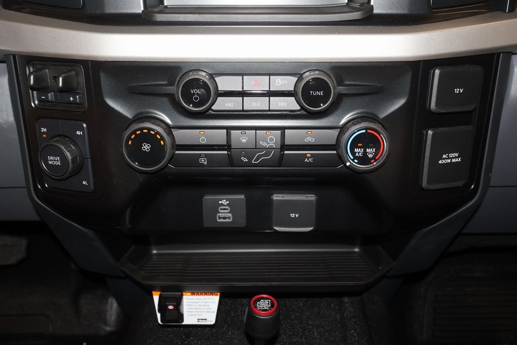 2025 Ford F-600 photo 17
