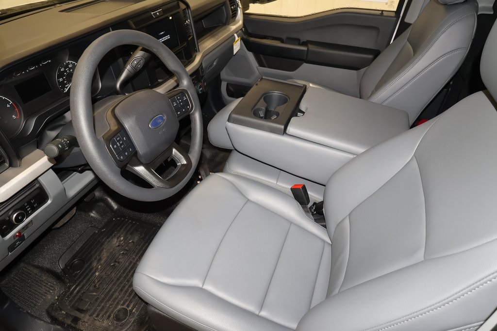 2025 Ford F-600 photo 20