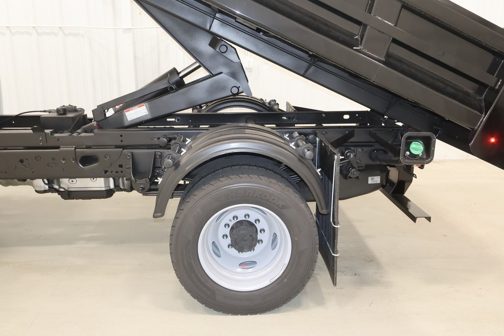 2025 Ford F-600 photo 21