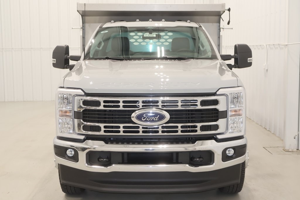 2025 Ford F-350 photo 3