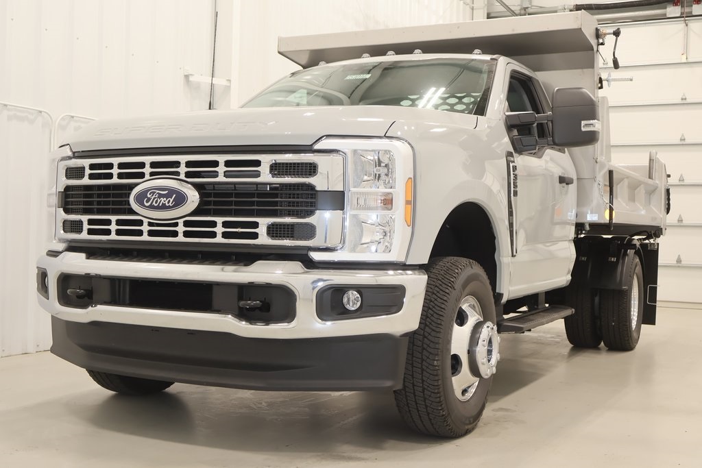 2025 Ford F-350 photo 4