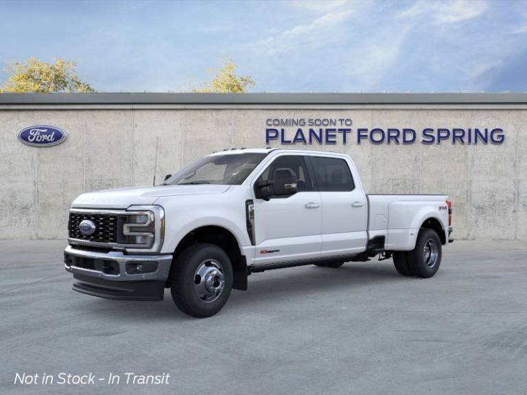 2025 Ford Super Duty F-350 DRW LARIAT 4WD Crew Cab 8' Box