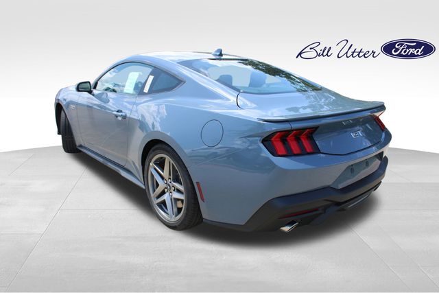 2025 Ford Mustang GT photo 4