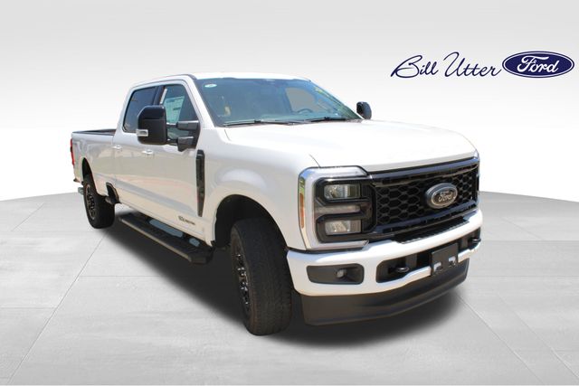 2025 Ford F-350 photo 2