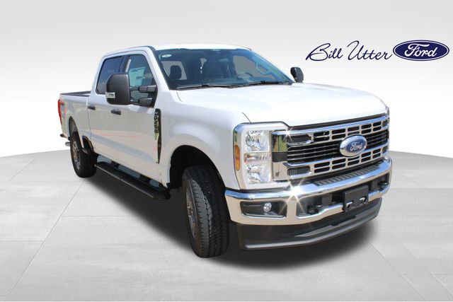 2025 Ford F-250 photo 2
