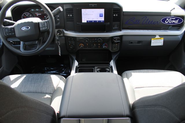 2025 Ford F-250 photo 9