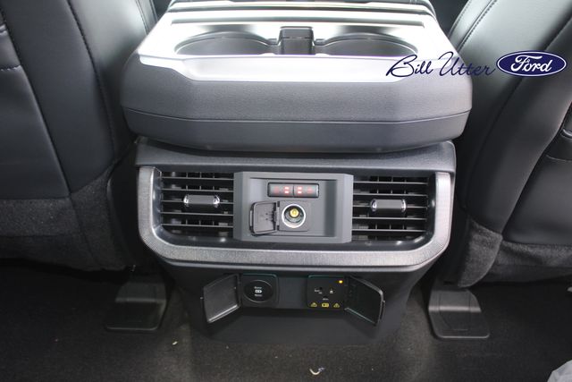 2025 Ford F-150 Platinum photo 11