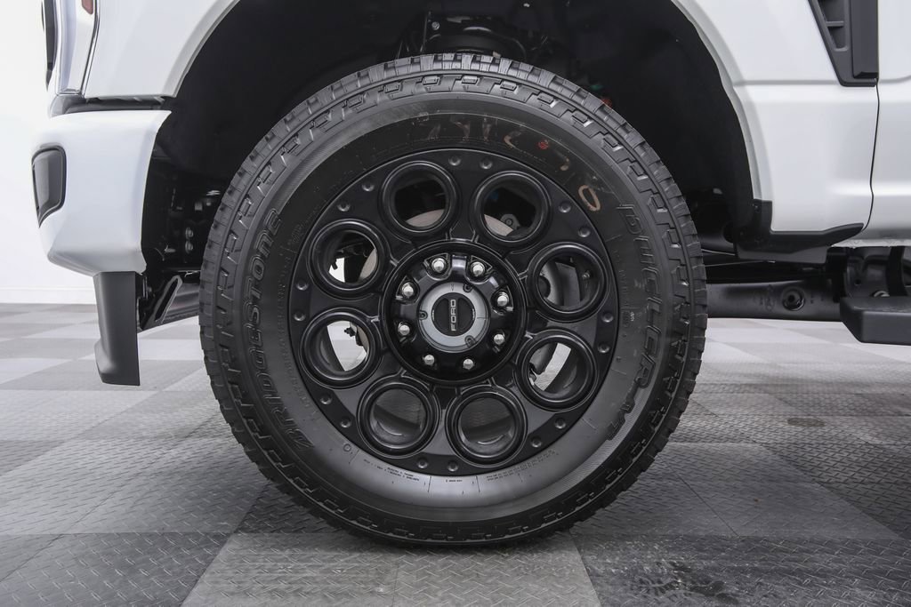 2025 Ford F-250 Lariat photo 3