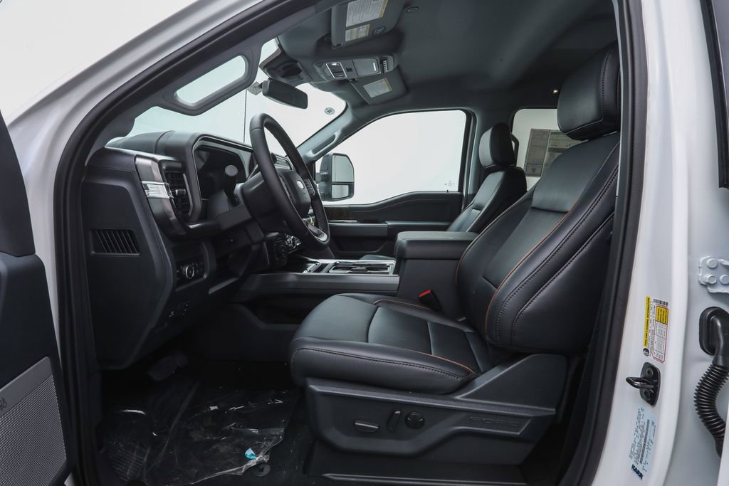 2025 Ford F-250 Lariat photo 4