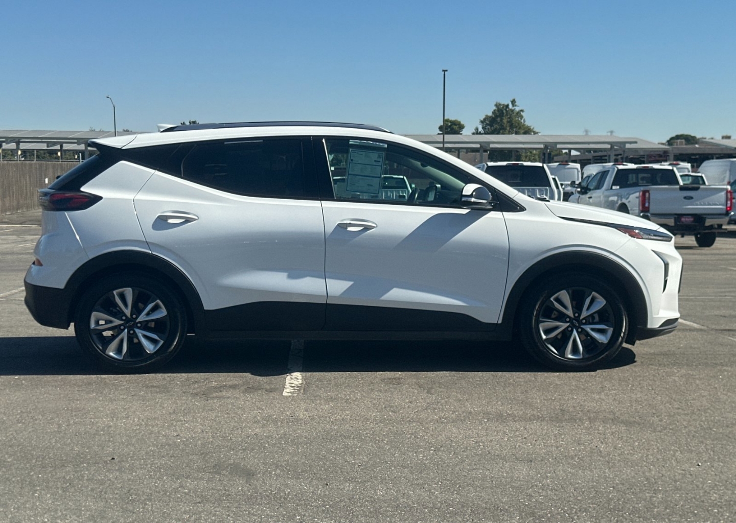 Used 2022 Chevrolet Bolt EUV LT with VIN 1G1FY6S09N4123856 for sale in Bakersfield, CA