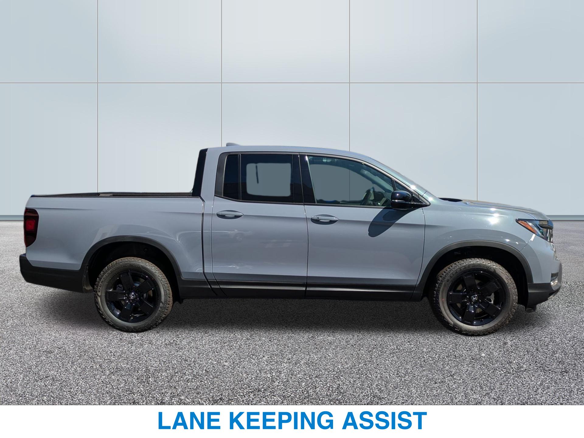 2025 Honda Ridgeline Black Edition photo 4