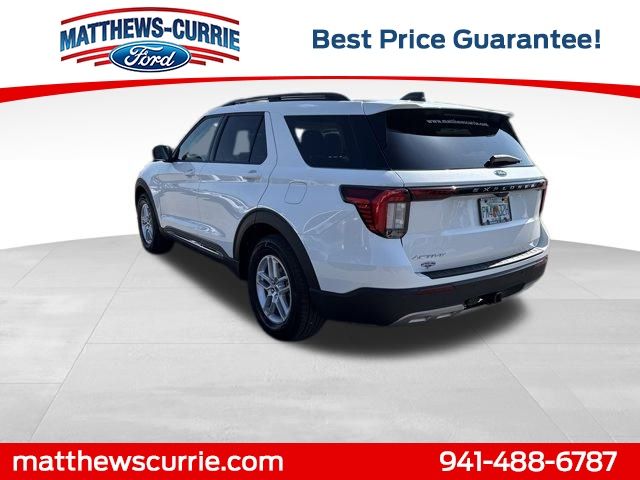 2025 Ford Explorer photo 3