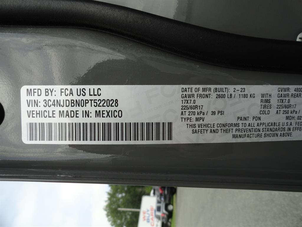 2023 Jeep Compass Latitude photo 16