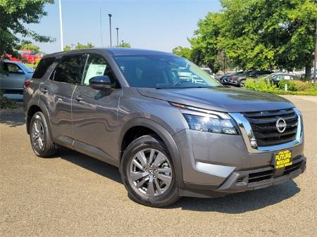 2025 Nissan Pathfinder S