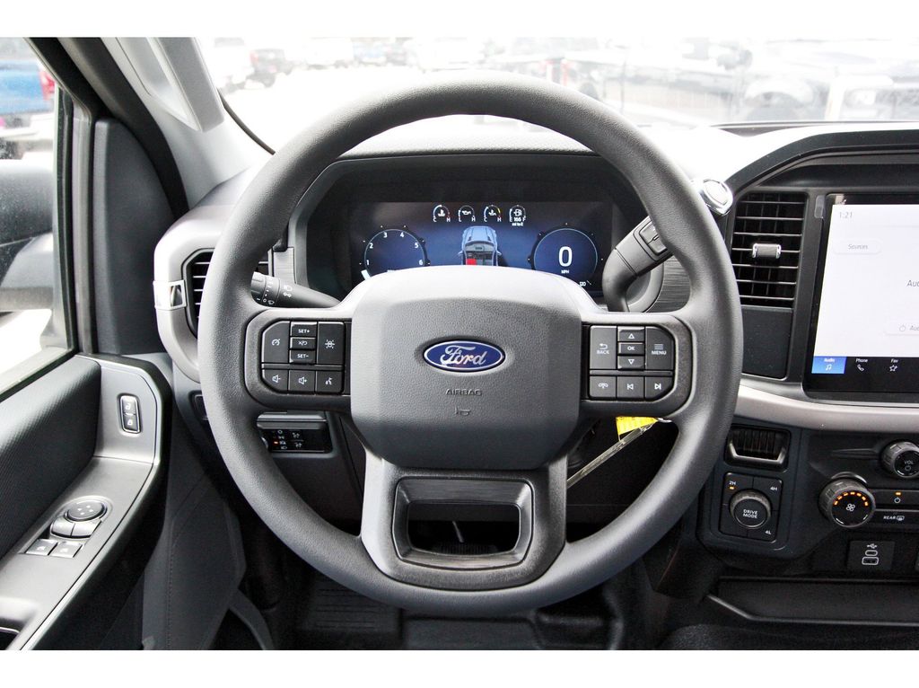 2025 Ford F-150 XL photo 3