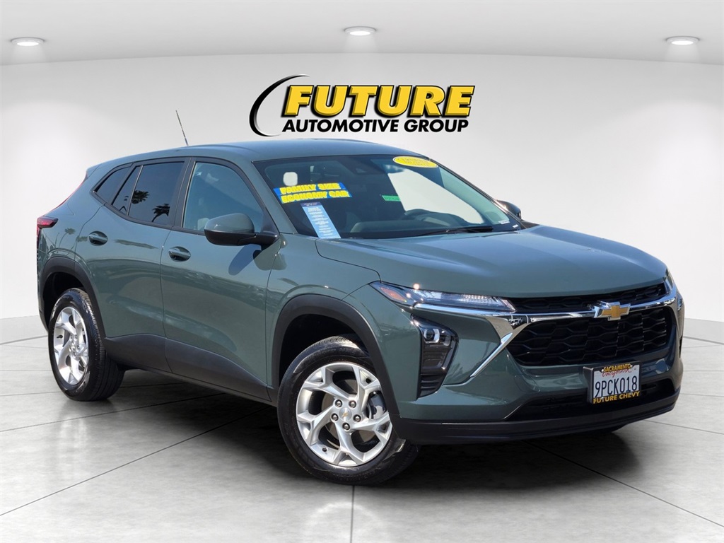 2025 Chevrolet Trax LS