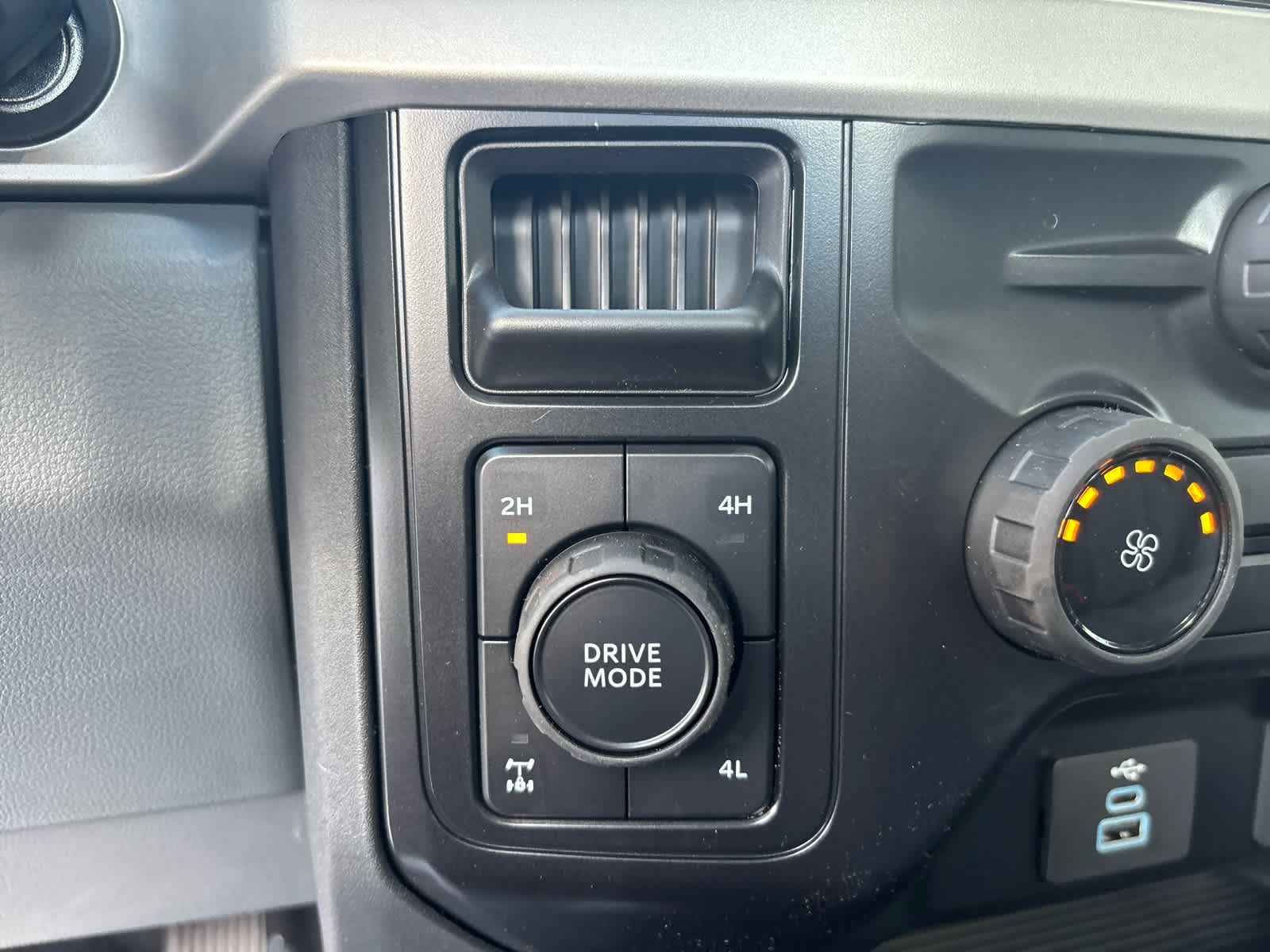 2025 Ford F-350 XL photo 9