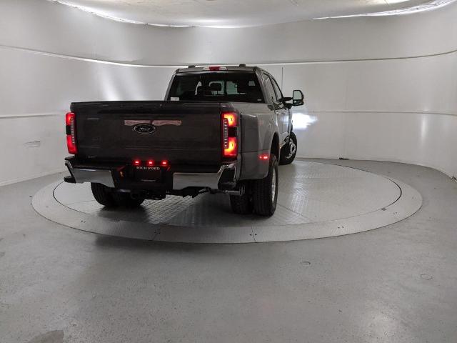 2025 Ford F-350 Lariat photo 3
