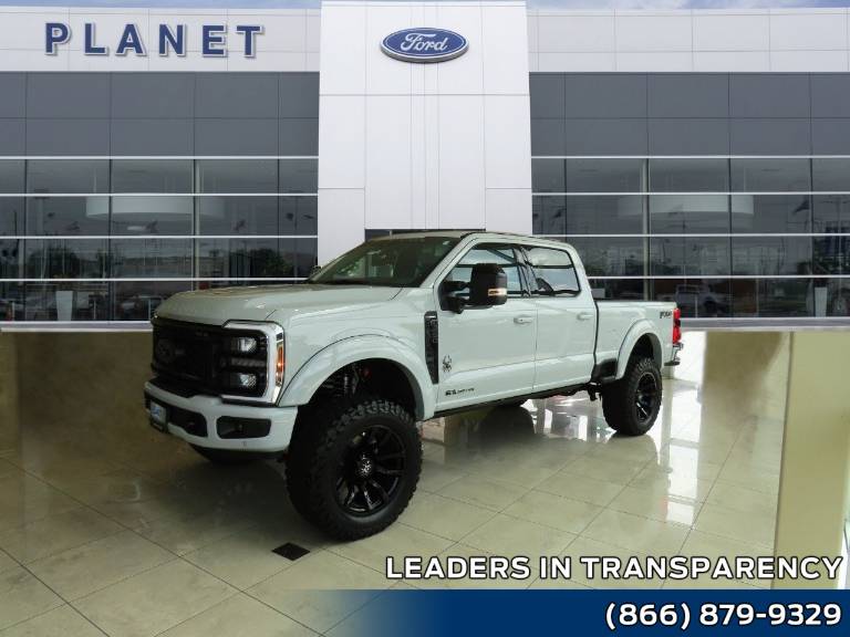 2025 Ford Super Duty F-250 SRW LARIAT 4WD Crew Cab 6.75' Box (RAD)