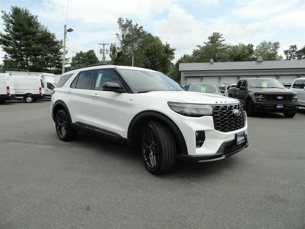 2025 Ford Explorer ST-Line photo 3