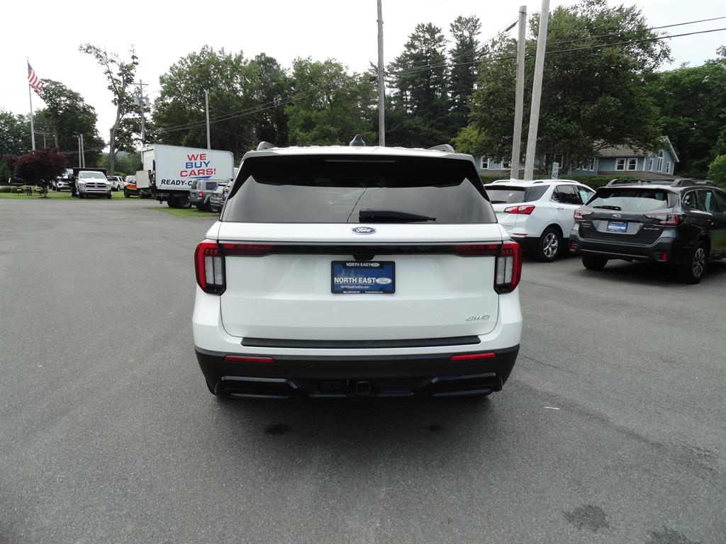 2025 Ford Explorer ST-Line photo 6