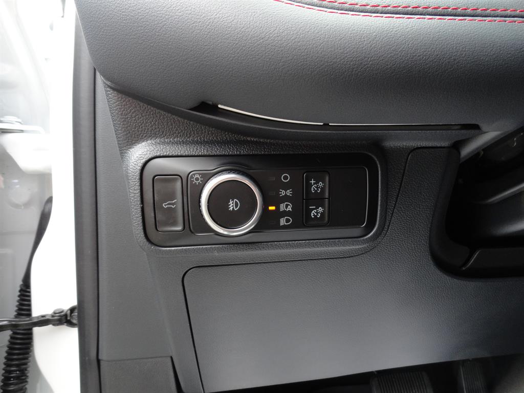 2025 Ford Explorer ST-Line photo 11