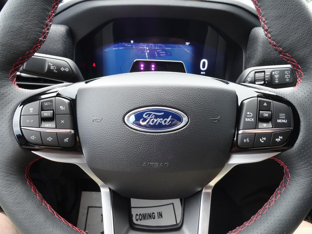 2025 Ford Explorer ST-Line photo 15