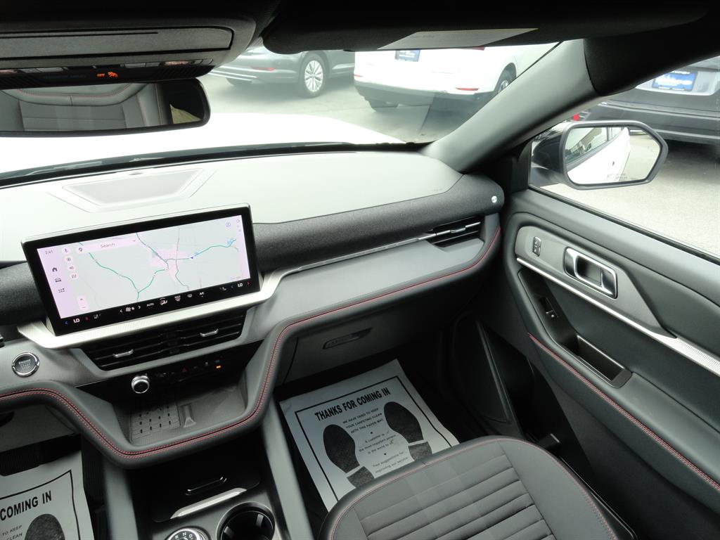 2025 Ford Explorer ST-Line photo 21