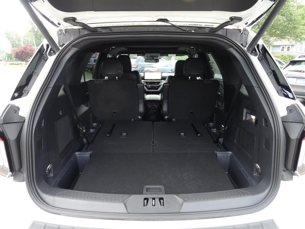 2025 Ford Explorer ST-Line photo 25